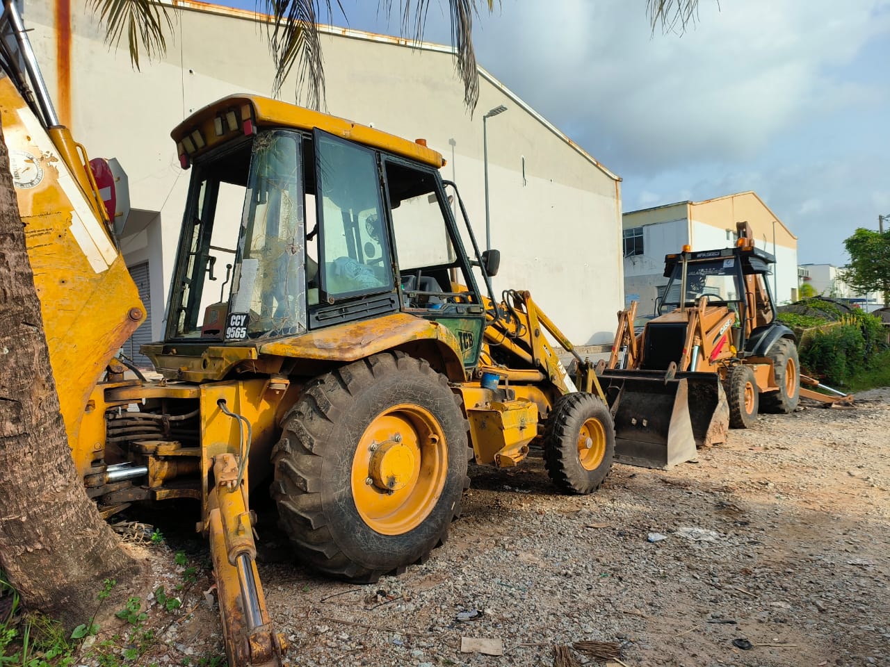 JCB (with driver)